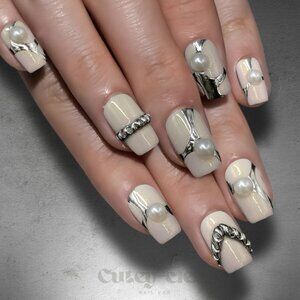 Goddess Metallic Pearl Square Press On Nails | Edgy Press-On Nail For Weddings